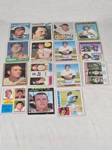 Lot of 15 Vintage Baseball Cards Featuring Players Like Rollie Fingers, Jim Hunter, and Frank Howard