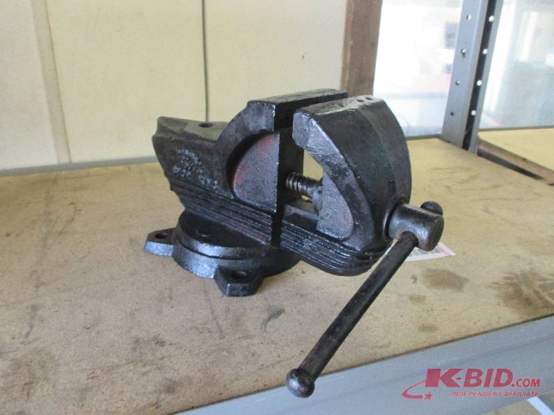 Bench vise