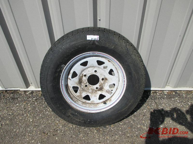 Like new trailer tire