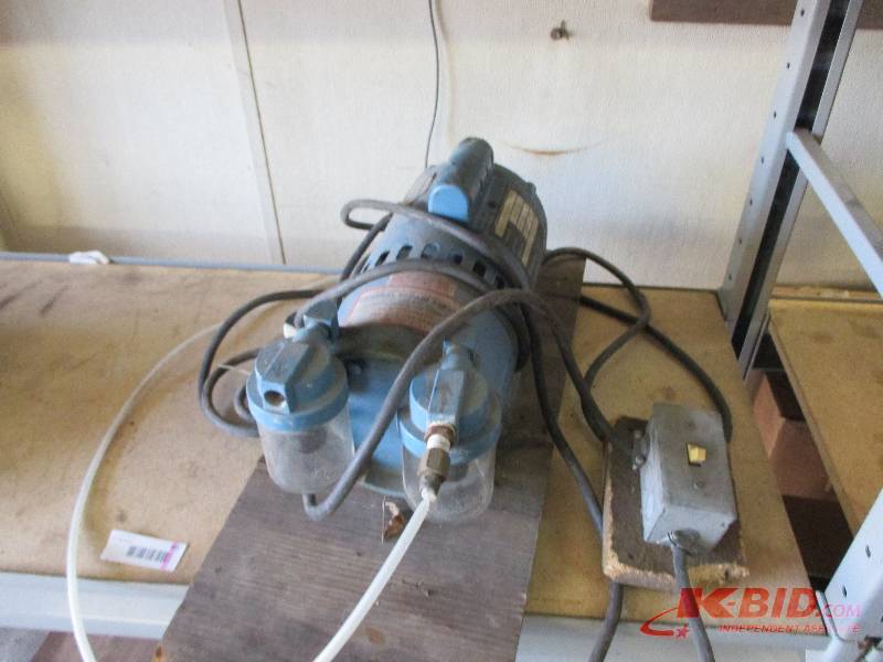 Vacuum pump