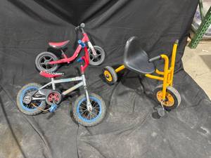 Childrens Riding Toy Lot