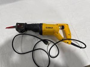 DeWalt DWE304 Reciprocating Saw