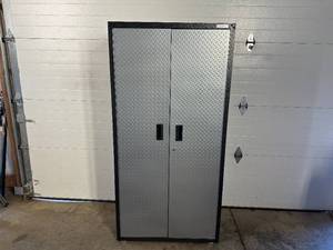 New Gladiator Freestanding 2 Door Garage Cabinet in Silver Tread