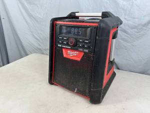 Milwaukee M18 18-Volt Radio and Charger