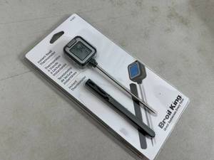 New Broil King Instant Read Digital Probe Thermometer