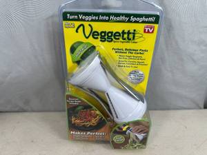 New Veggetti Spiral Vegetable Cutter