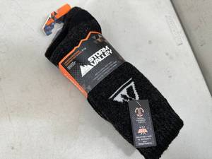 2 New Pairs of Storm Valley Mens Thermal Boot Socks