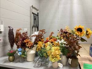 LOT OF Vases Wit Artifical Flowers & Feathers