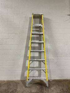 Werner LEANSAFE 8 ft. Fiberglass Leaning Step Ladder with 300 lb. Load Capacity Type IA Duty Rating (Used, Slightly Bent)