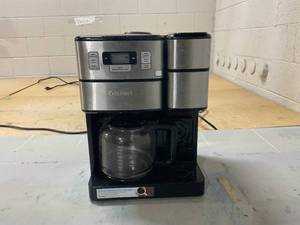 Cuisinart Coffee Center Grind and Brew Plus, Built-in Coffee Grinder, Coffeemaker and Single-Serve Brewer with 6oz, 8oz and 10oz Serving Size, BlackSilver (Used)