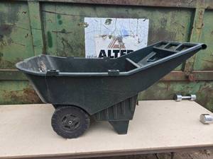 Garden Cart (has a crack)
