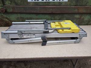 Folding Metal Step Stool with Work Tray