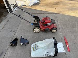 Toro Recycler 22 SmartStow Lawn Mower 163cc Briggs & Stratton Ready Start with Bagging System
