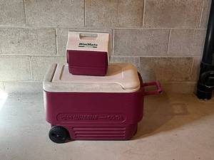 Igloo MiniMate Wheeled Cooler System - Burgundy & White Two-Piece