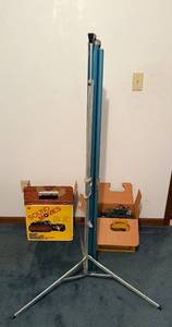 Kodak Carousel 650H Projector & Kodak Ektasound MovieDeck 285 Projector (Lot of 2)