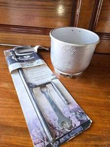 Ground Blind Bow Holder and Flour Sifter