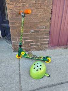 Teenage Munant Ninja Turtles Scooter and Matching Helmet