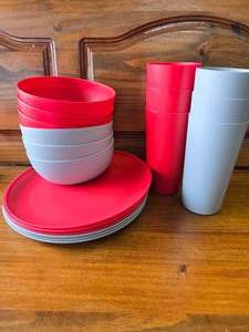 6 Plastic Bowls,6 Cups,6 Plates