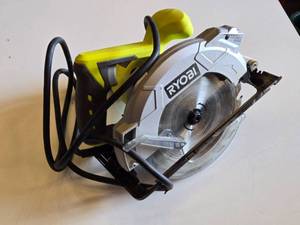 Ryobi CSB135L 7-14 in. Circular Saw 120V 60Hz 14A