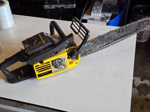 McCulloch Timber Bear Chainsaw - Has compression
