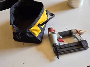 Central Pneumatic 18 Gauge 2-in-1 Air NailerStapler with DeWalt Bag