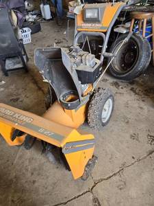 Yard King Performance 8/27 Snow Blower - Needs Gas Line/Maybe a Carb Clean