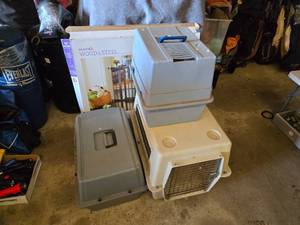 Munchkin Wood & Steel Baby Gate, Pet Carriers, and Miscellaneous Items