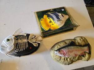 Singing Fish Wall Plaques Including Skeleton Fish, Rainbow Trout, and Tropical Fish - Untested