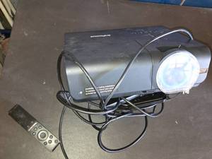 InFocus IN3118HD DLP Projector with Remote - Powers On No Other Functions Tested