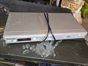 Panasonic DVD-S27U DVDCD Player - Powers On No Other Functions Tested