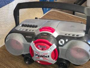 Sony CFD-G505 Boombox with Xplod Speakers- Power On No Other Functions Tested