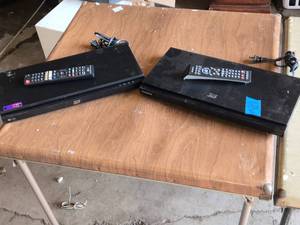 LG BP620 and Samsung BD-D5500 3D Blu-ray Disc Players with Remotes - LG Powers On - Samsung Appears to need Remote to Power on, untested