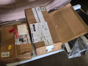 HUANUO Keyboard & Monitor Stand, AVLT Single Monitor Desk Mount - Unsfure if they are complete (heavy)