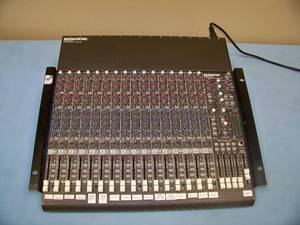 Mackie CR1604-VLZ 16-Channel 4-Bus Compact Analog Mixer