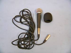 Fender P-52S Cardioid Dynamic Microphone  Mic with XLR Cable and Foam Wind Screen