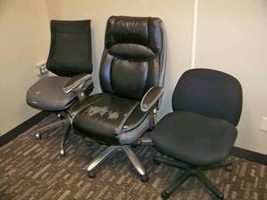 (3) Office  Desk Chairs on Wheels