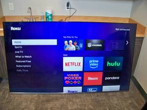 82 Samsung BE82N 4K UHD Commercial LED TV (Lines in the Bottom of Display) with Remote Control