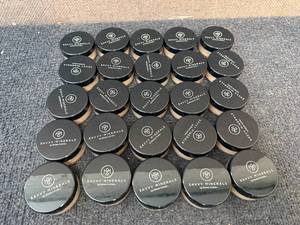 25 Jars Of Savvy Minerals Foundation