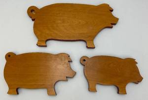 Three Vintage Multi Sized Wooden Pig Cutting BoardsWall Dcor 6 12 x 11 12,  7 12 x 13, 9 x 18 12