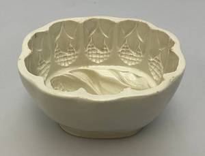 Antique Iron Stone Jelly, Pudding, Gingerbread Mold 3 58 x 4 78 x 5 34