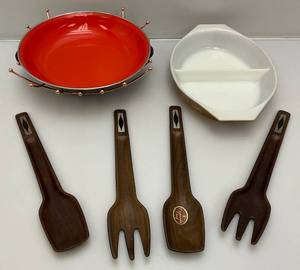 Misc. Vintage Cookware Including Pyrex Dish And More