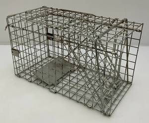 7 12 x 8 12 x 14 Metal live Trap (Some Light Rust present)
