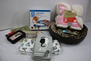 Catit Senses Play Circuit Gift Bundle - Blanket, Aspenpet Bed, Towels & Frames