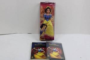 Disney Snow White Princess Figure in Box & Snow White 2-Disc DVD Set