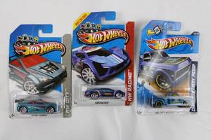 Hot Wheels Asphalt Assault, Super Blitzen & HW City Works 12 Die-Cast Cars