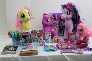 My Little Pony Plush Lot - Rainbow Dash, Fluttershy & Twilight Sparkle - Books, Cape & Accessories