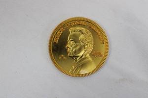 Gold-Tone Commemorative Medal - Left-Facing Bust, Coat of Arms Reverse