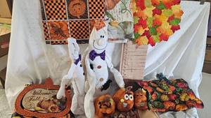 Halloween and Fall Dcor Lot