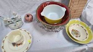 Various Vintage and Cat Music Box