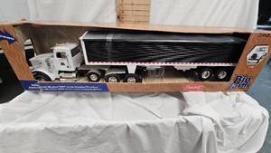 Peter Built Model 367 wGrain  Trailer 118